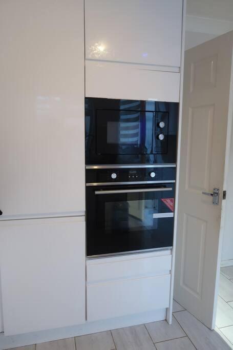 Spacious 4 Bed Farnborough Airshow Blackwater  Exterior photo