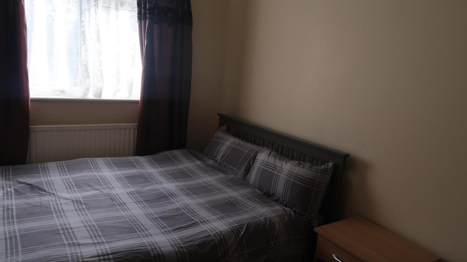 Spacious 4 Bed Farnborough Airshow Blackwater  Exterior photo
